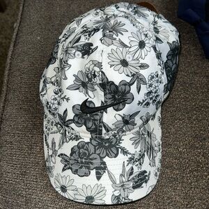 NIKE HERITAGE GOLF HAT